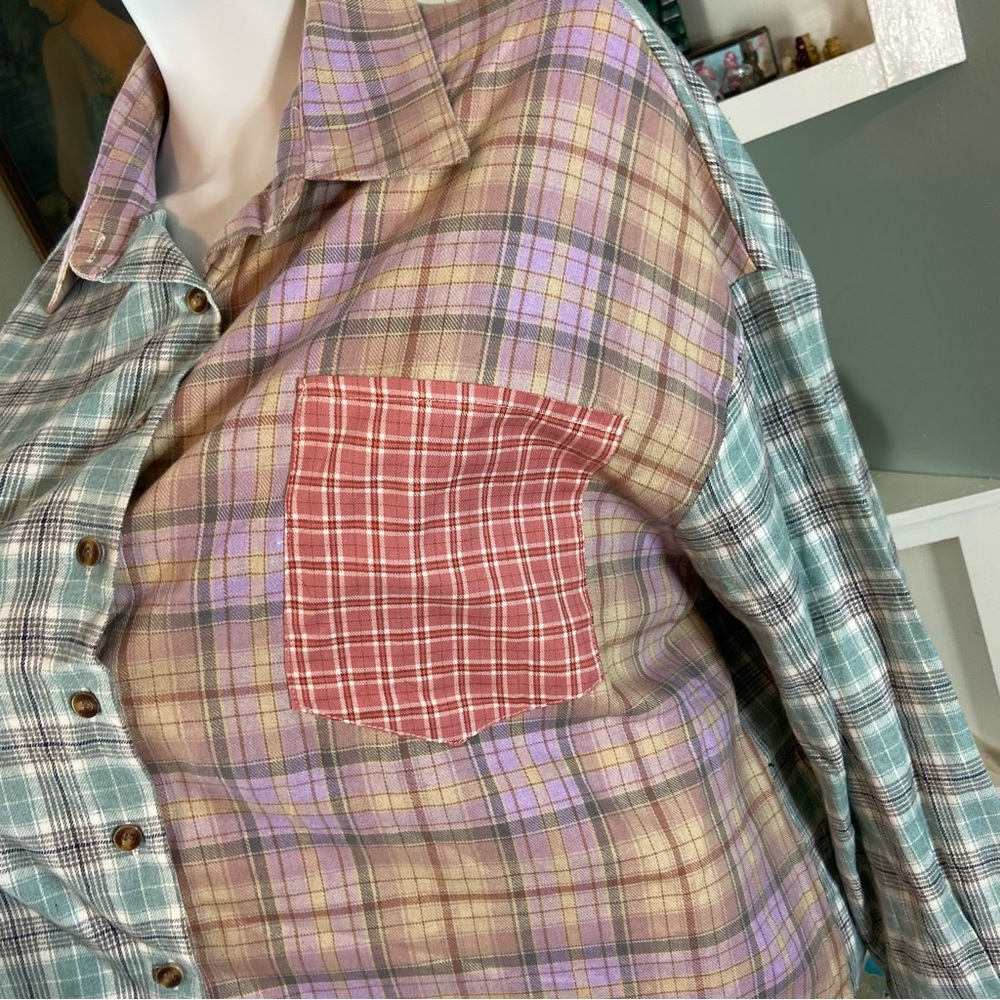 Colorful Patchwork Colorful Flannel Plaid Shirt Raw Hem Cropped Volup 2X - Picture 5 of 11